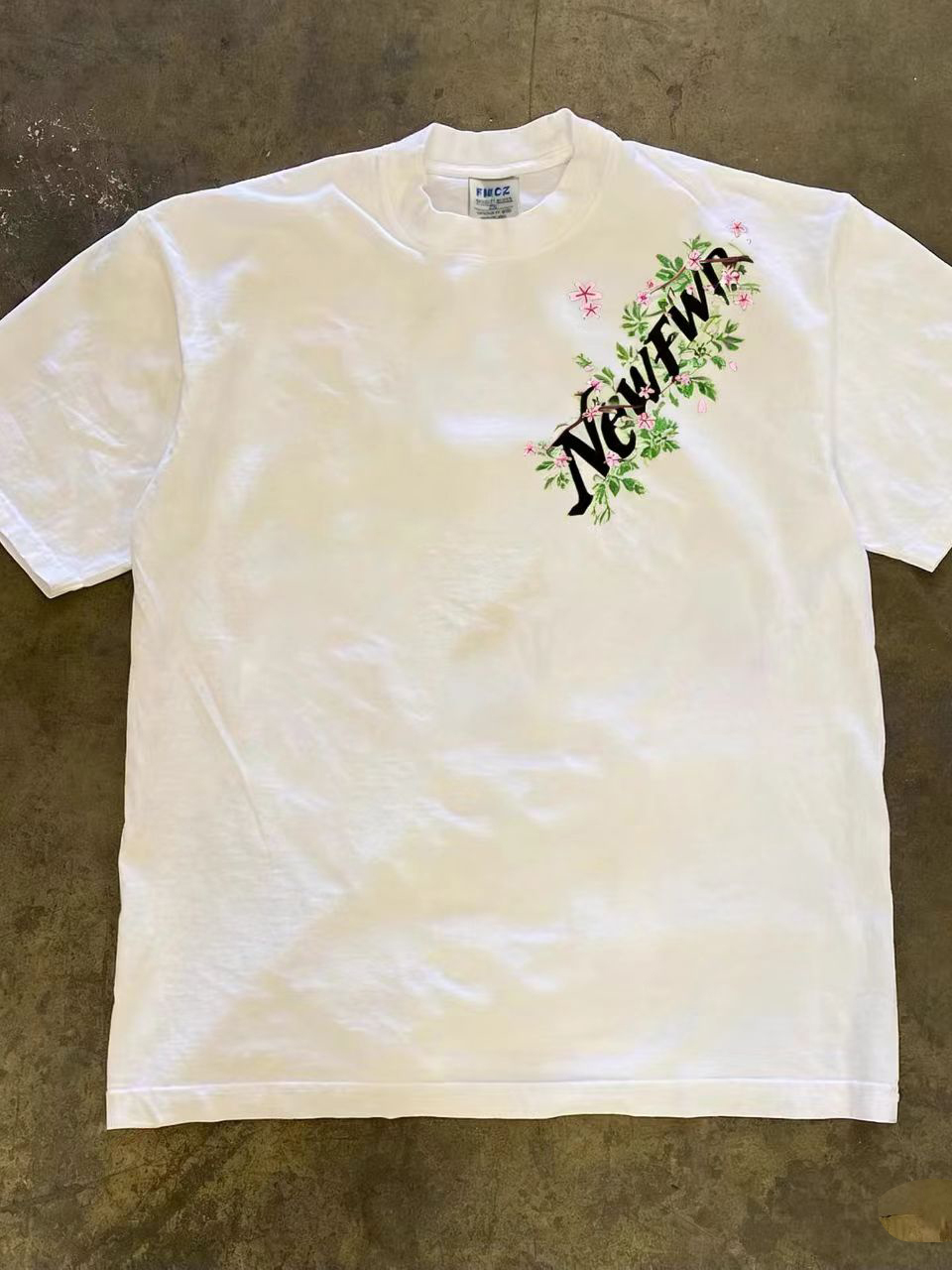 Streetwear Brand With Flowers - T-shirt à manches courtes en pur