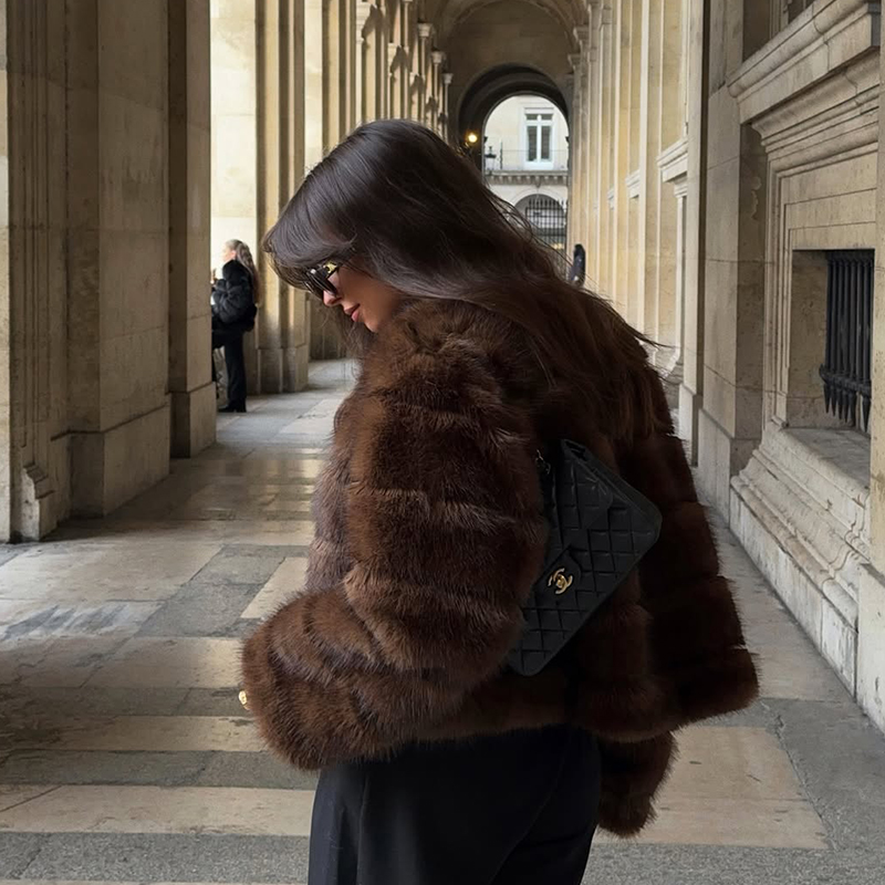 Manteau en fourrure patchwork  - Streetwear Girl Brand avis et prix